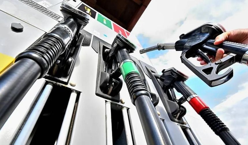 Motorine üst üste ikinci indirim geliyor: Gözler pompaya çevrildi