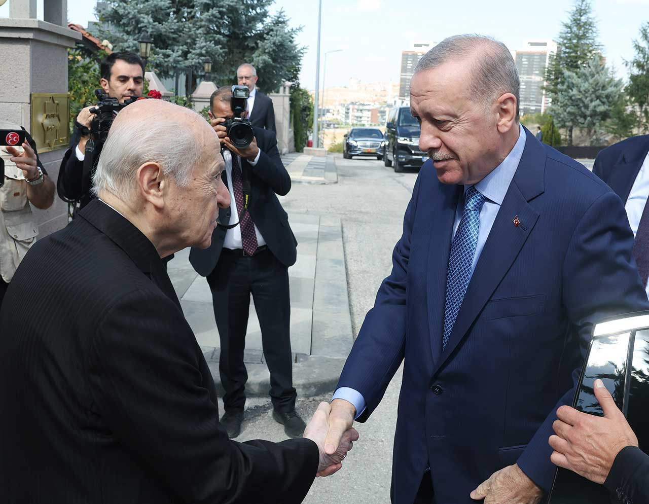 Erdoğan Bahçeli Ele