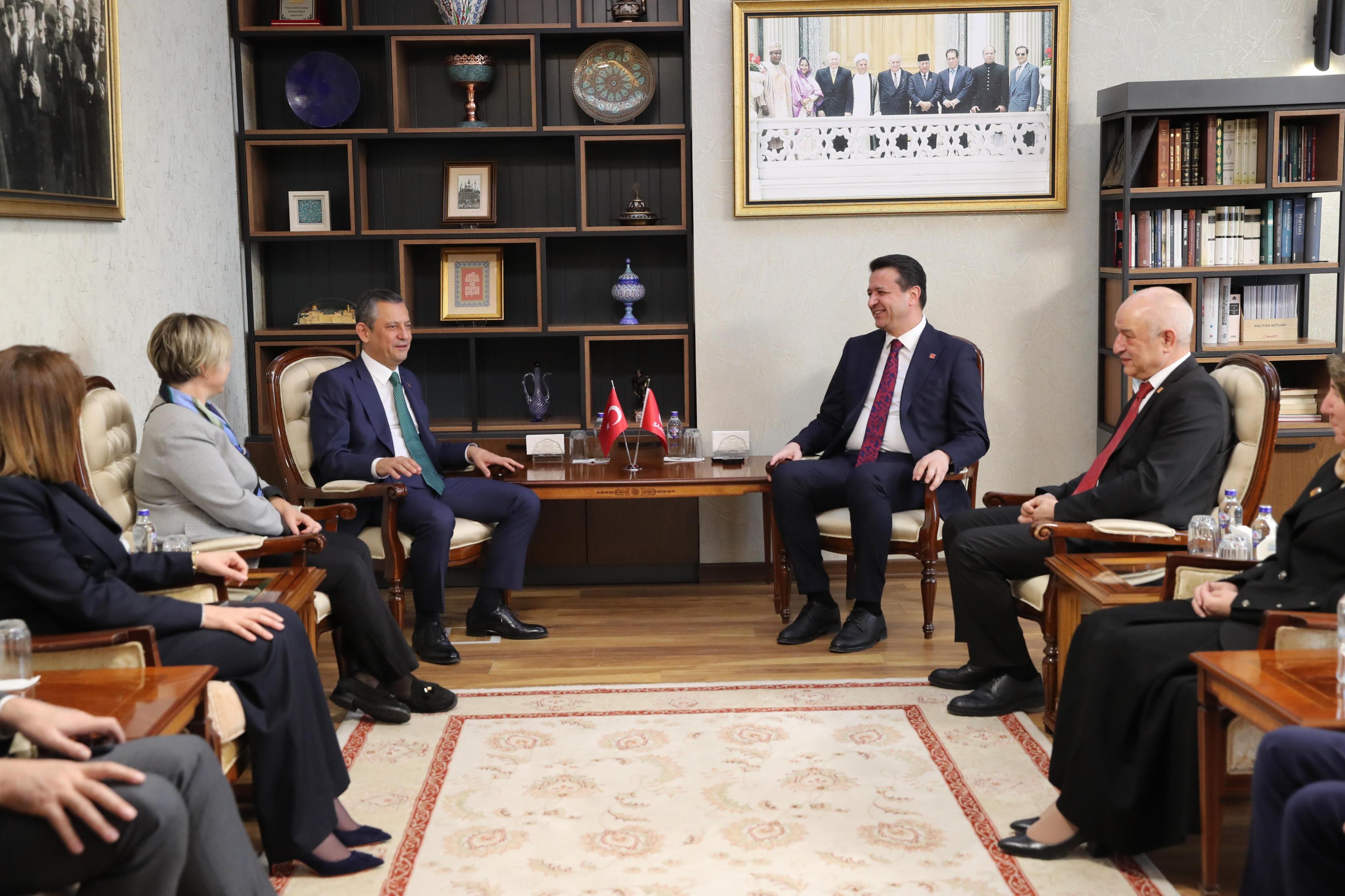 Gjw Nc Qp X Q A A9 U Xd-1