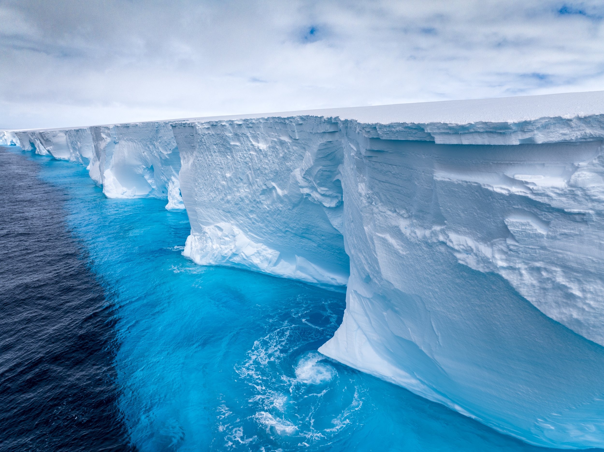 D U N Y A N I N E N B U Y U K B U Z D A G I A T L A N T I K T E K A 595517 176213