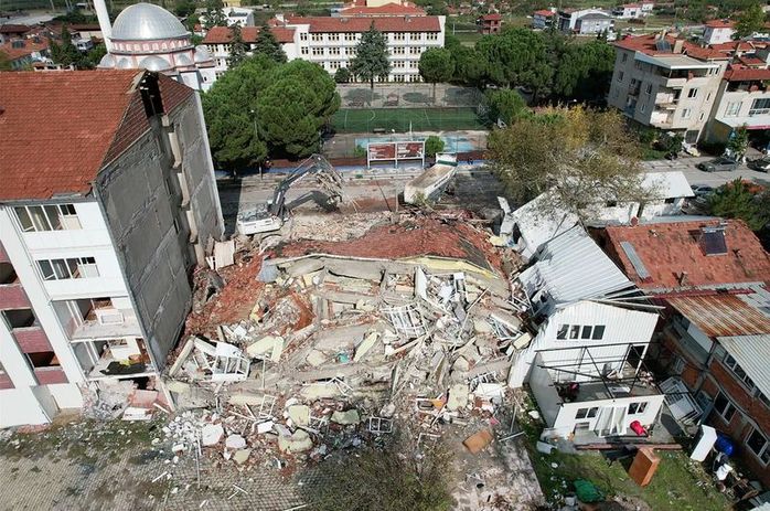 3833898 69B0Af10B81Acfc6Bf2Ee9F894583874