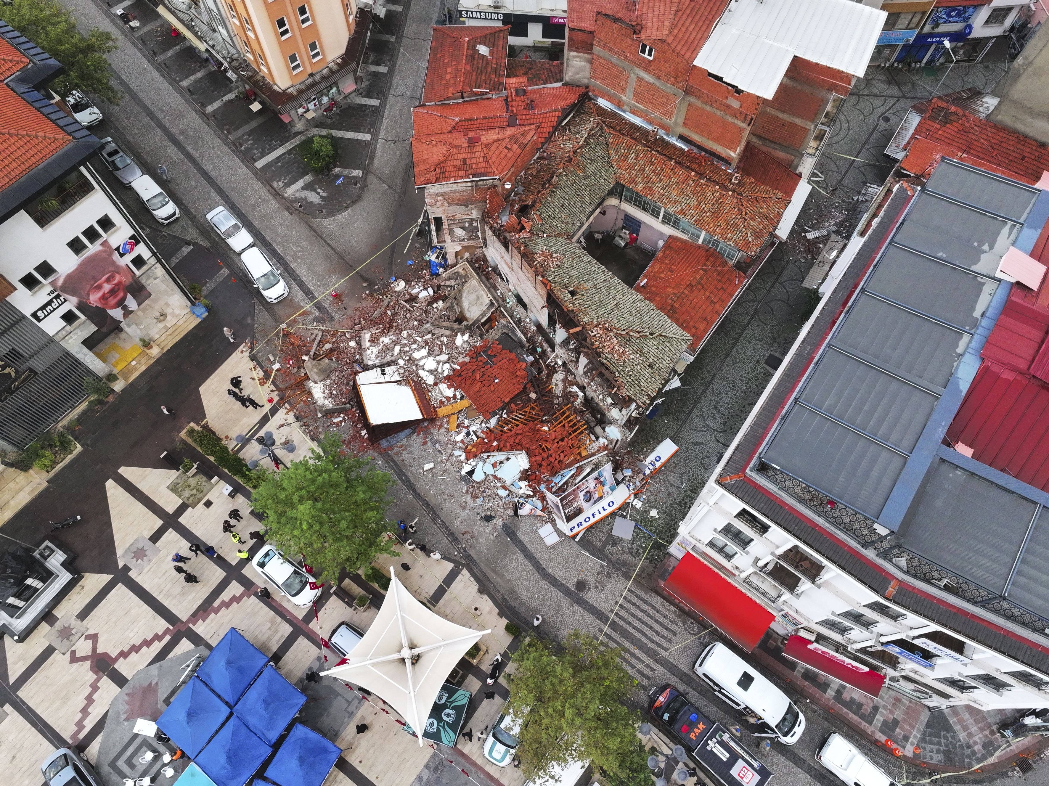 A A 20251028 39539914 39539907 B A L I K E S I R I N S I N D I R G I I L C E S I N D E 61 B U Y U K L U G U N D E D E P R E M M E Y D A N A G E L D I