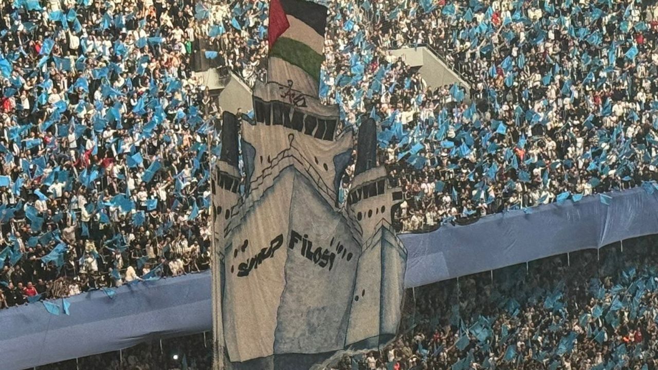 Beşiktaş taraftarından Filistin koreografisi