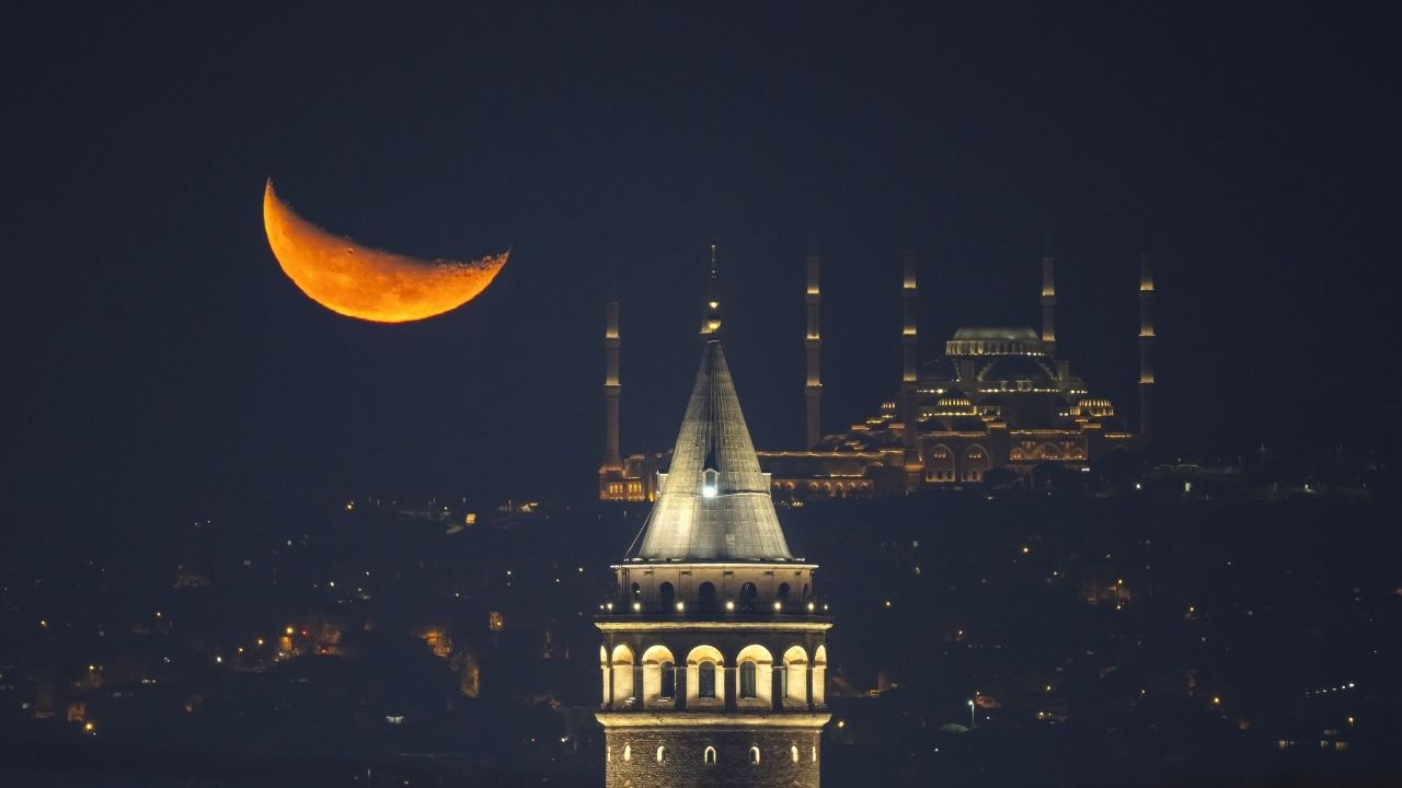 İstanbul'da hilal