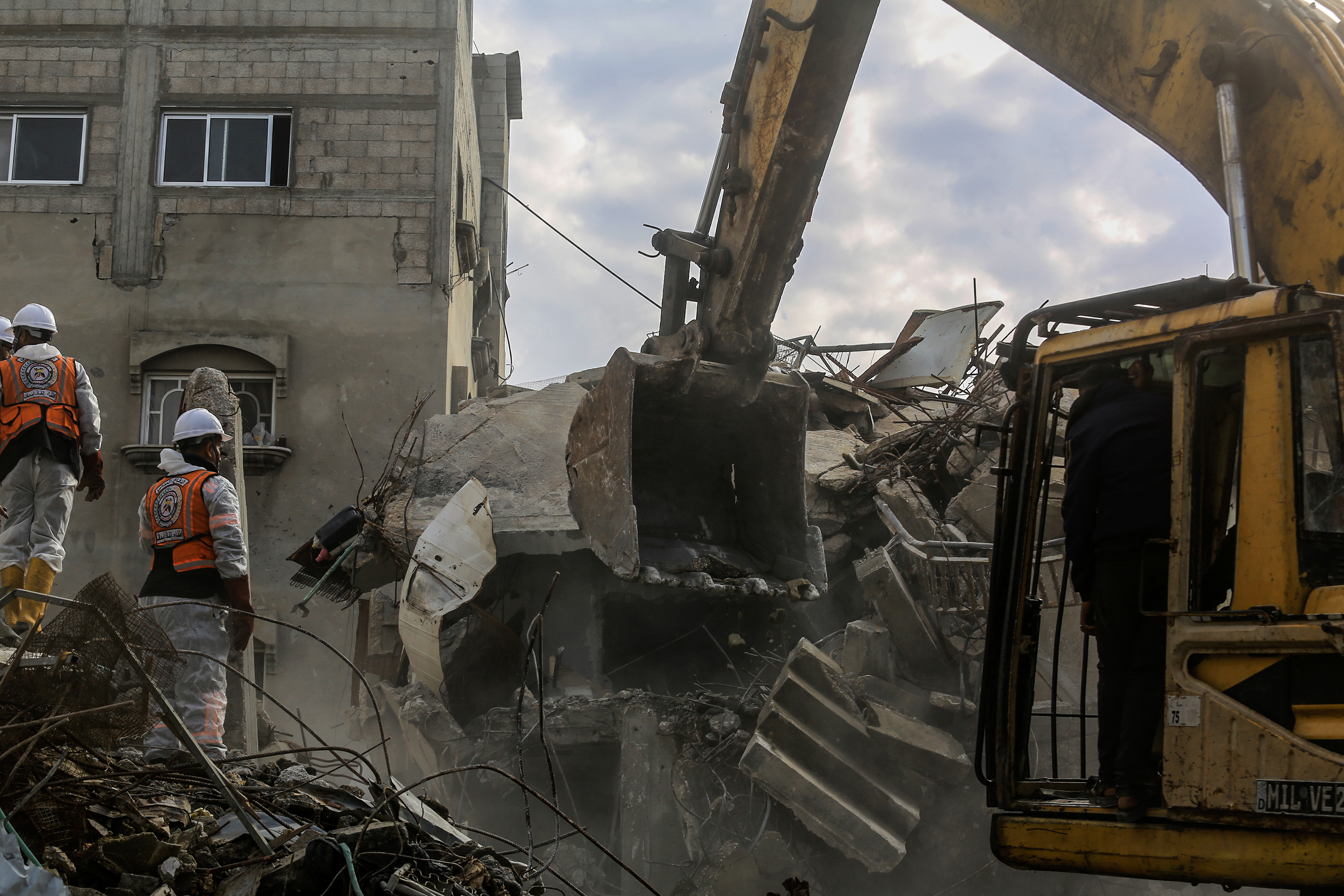 A A 20251220 40034489 40034476 I S R A I L S A L D I R I L A R I N D A Y I K I L A N E V L E R I N E N K A Z L A R I A R A S I N D A F I L I S T I N L I L E R I N C E N A Z E L E R I A R A N M A Y A D E V A M E D I Y O R