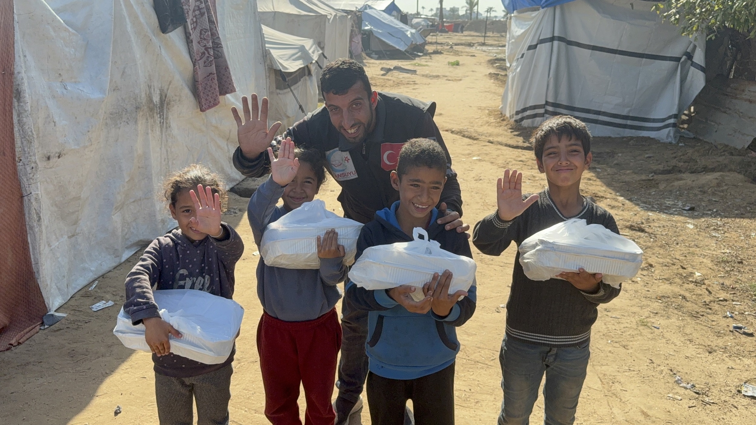 Sicak Yemek Dağitimi (8)