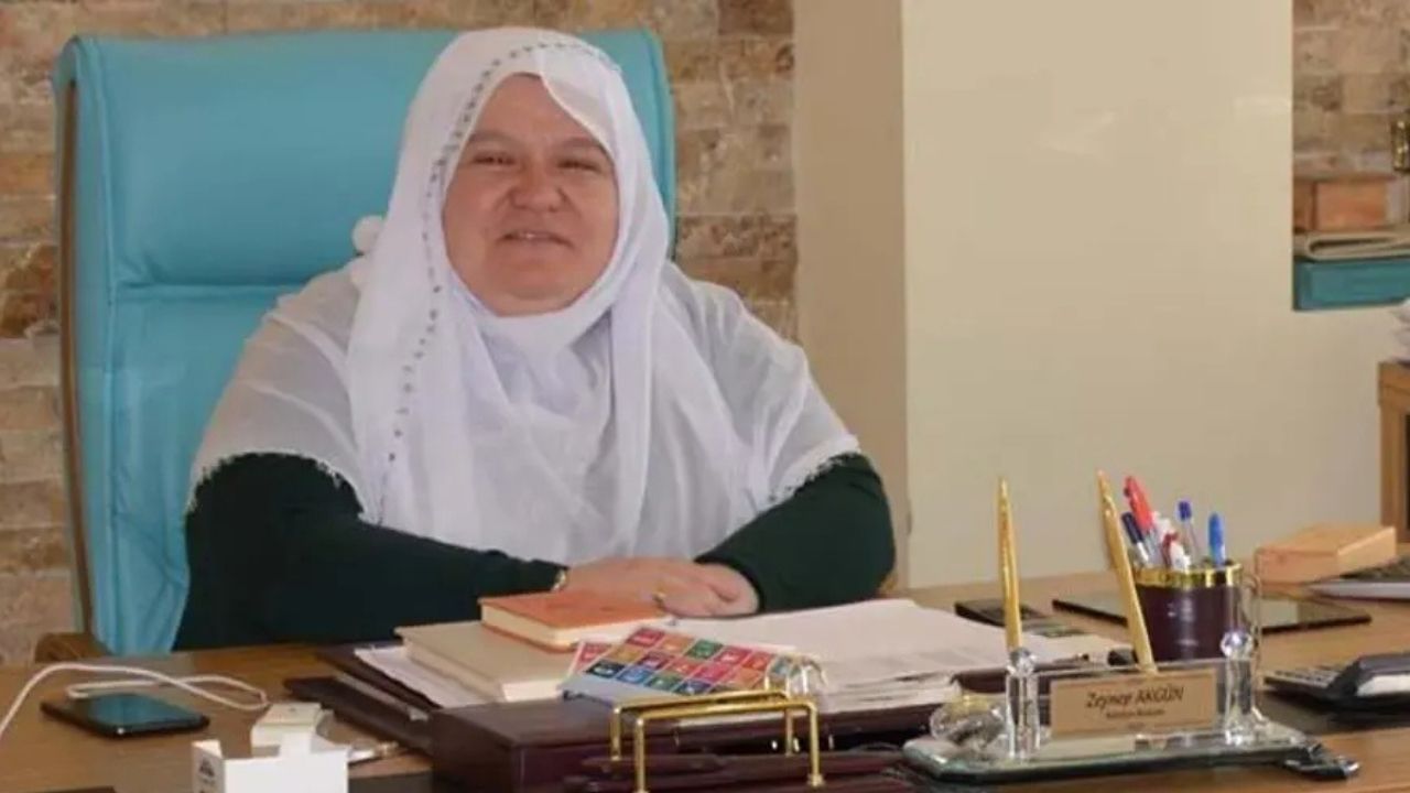 Belediye başkanına kıyafeti üzerinden hakaret eden kişi İYİ Parti'den ihraç edildi