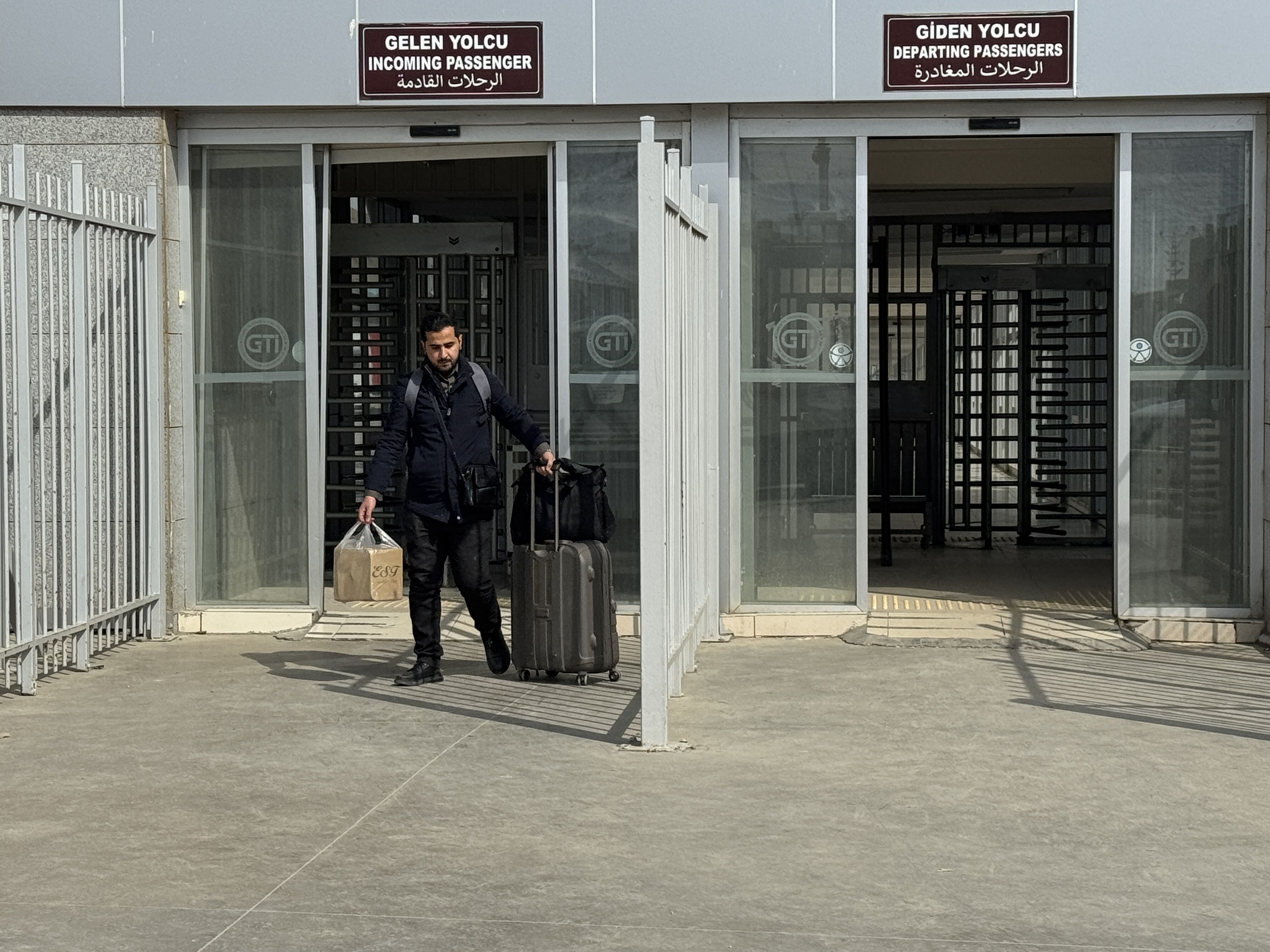 A A 20260302 40711136 40711134 T U R K I Y E I R A N S I N I R I N D A K I G U M R U K K A P I L A R I N D A G U N U B I R L I K Y O L C U G E C I S L E R I D U R D U R U L D U