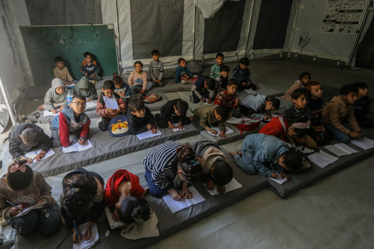 F81C8E16F2E24976F34A4Ebf04Da57Cd