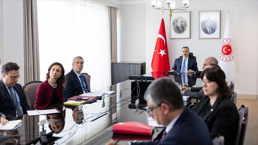 Thumbs B C 2781632F36F4F15C16Ae3D397D5F1378