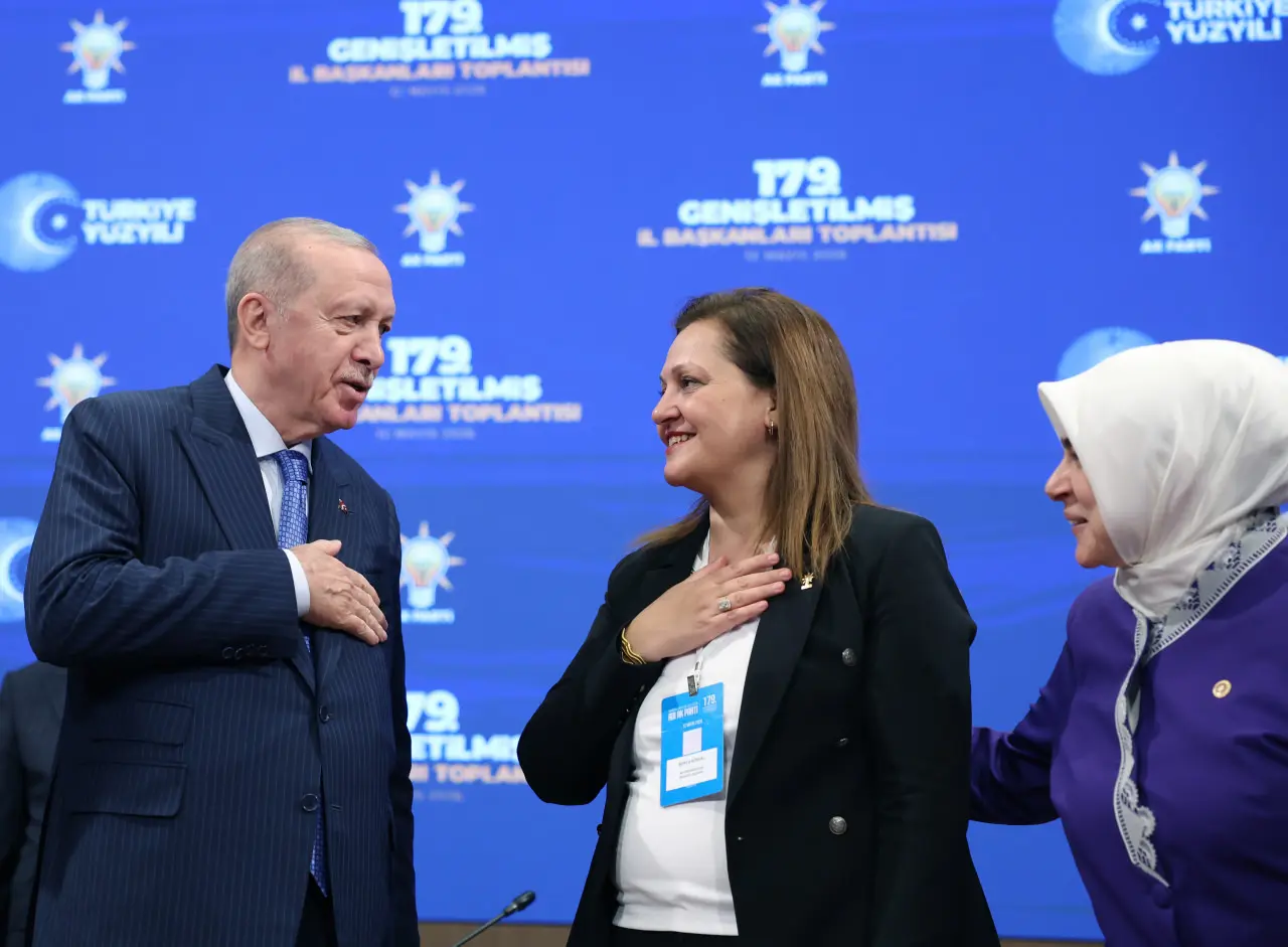 AK Parti'ye katılan Burcu Köksal'dan açıklama