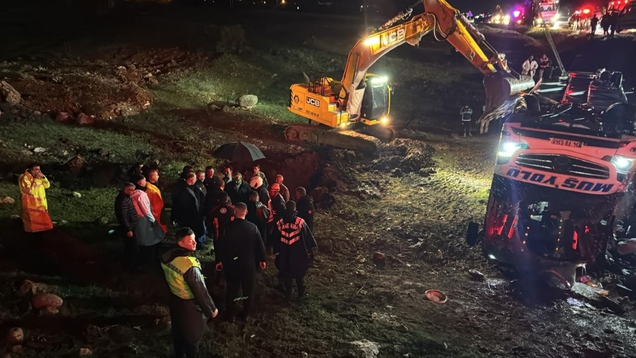 Malatya'da otobüs şarampole devrildi: 4 ölü, 15 yaralı