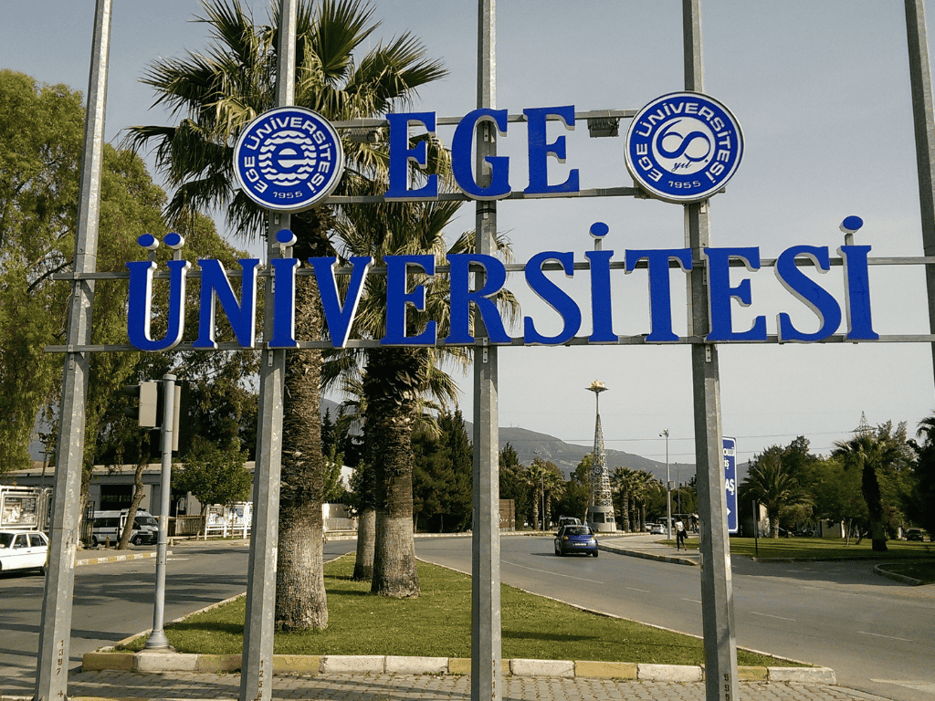 Ege Üniversitesi'nde ihalelerde usulsüzlük soruşturmasında 27 zanlı tutuklandı
