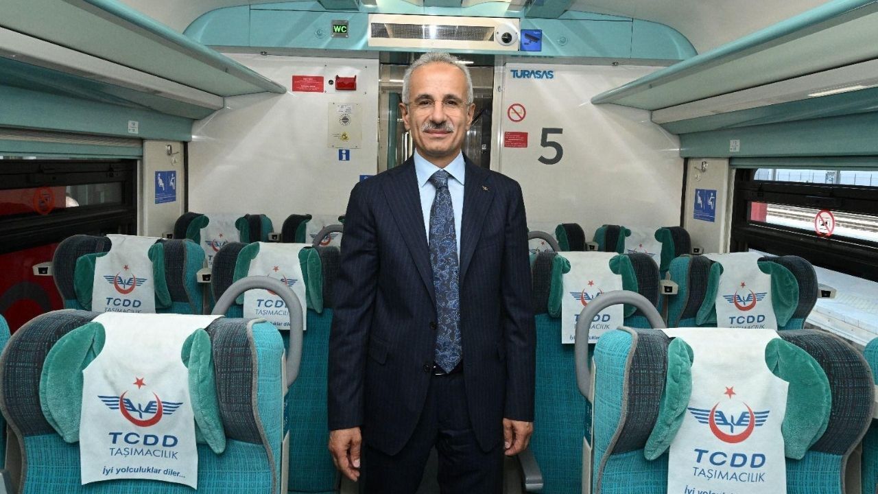 Bakan Uraloğlu açıkladı: "Trenlerde 'Boş Yer Takip Butonu' dönemi başladı"