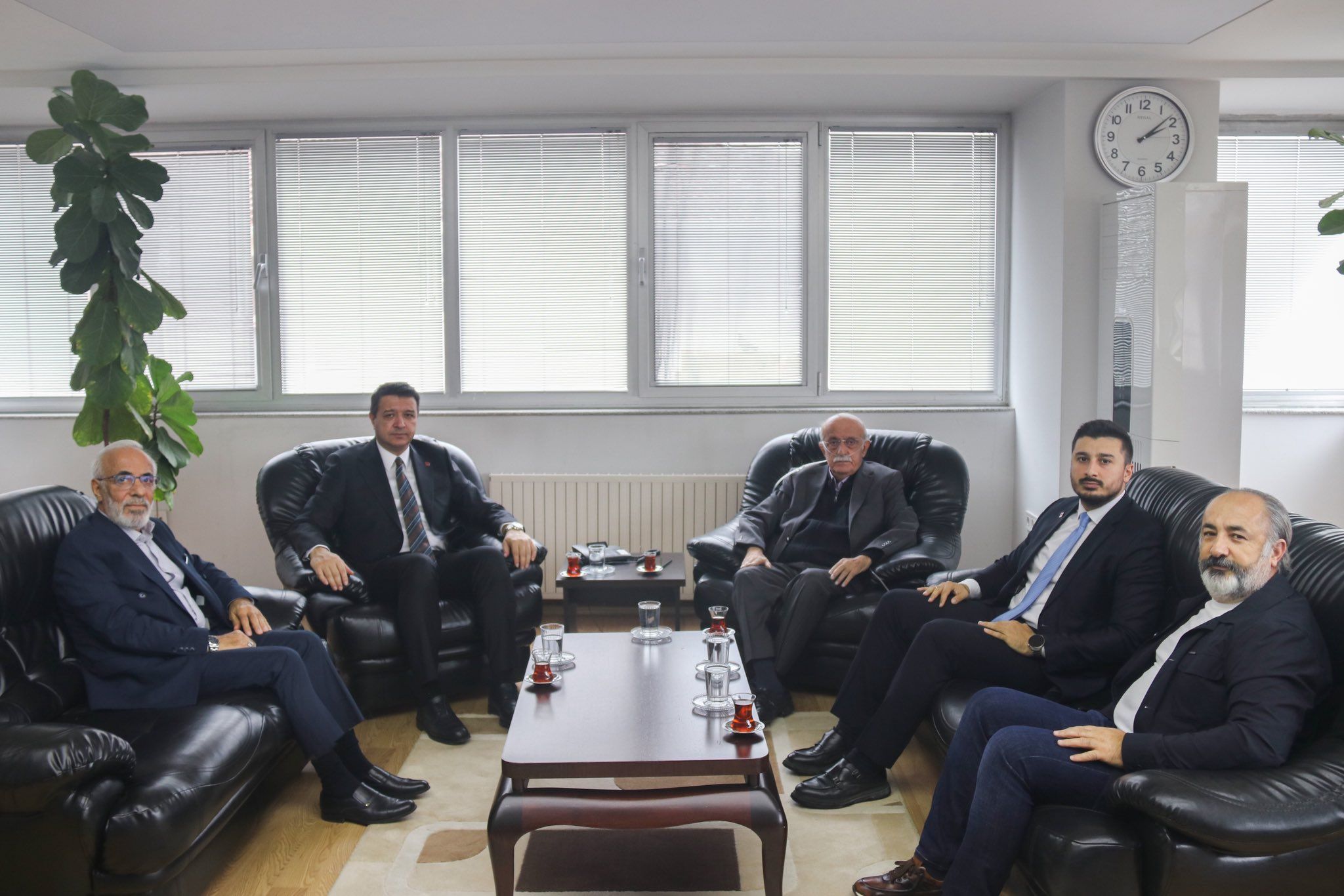 POLİTİKA